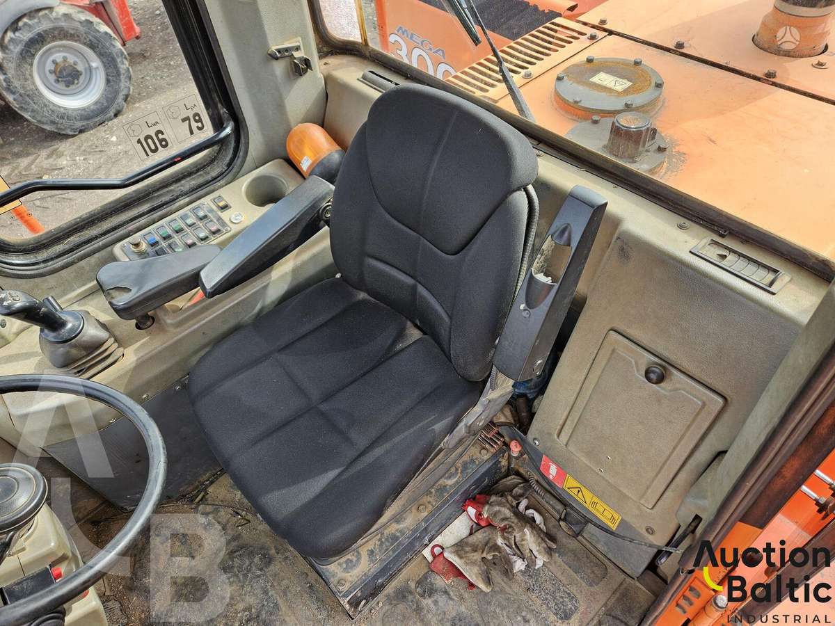 Daewoo Mega 300 V, frontaliniai krautuvai