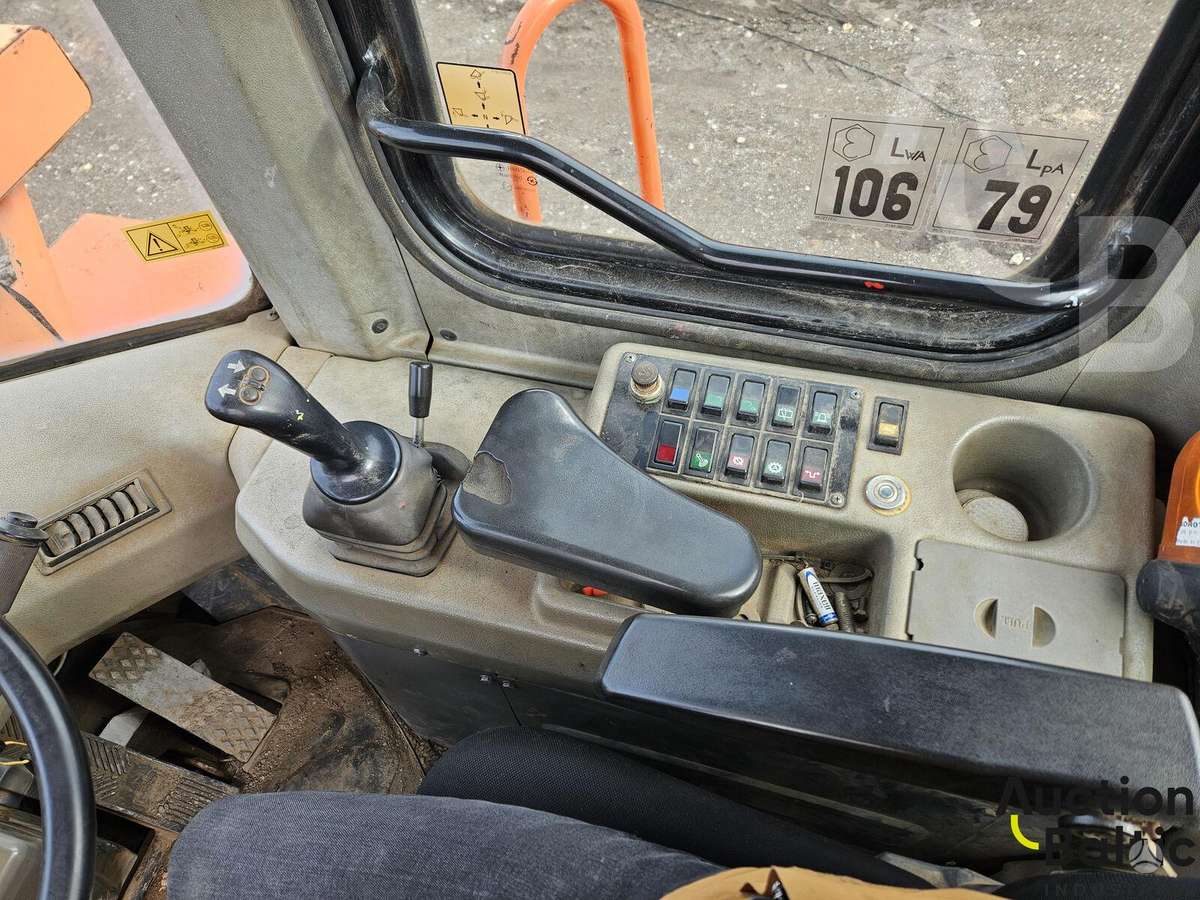 Daewoo Mega 300 V, frontaliniai krautuvai