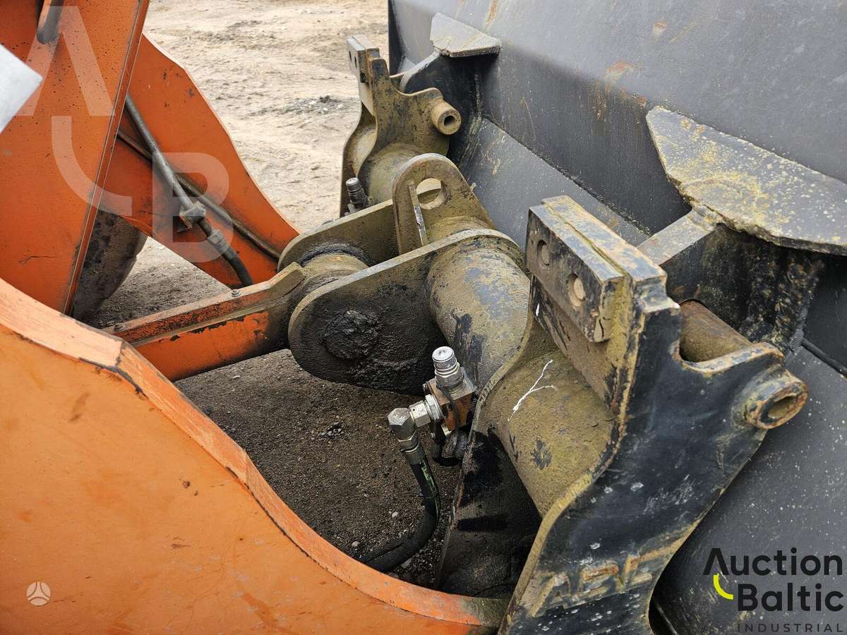 Daewoo Mega 300 V, фронтальные погрузчики
