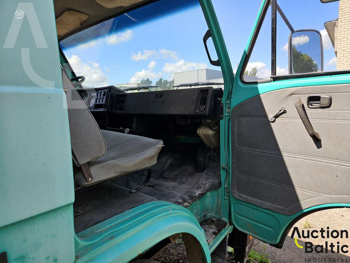 MAN VW-MAN 8.100, bortiniai
