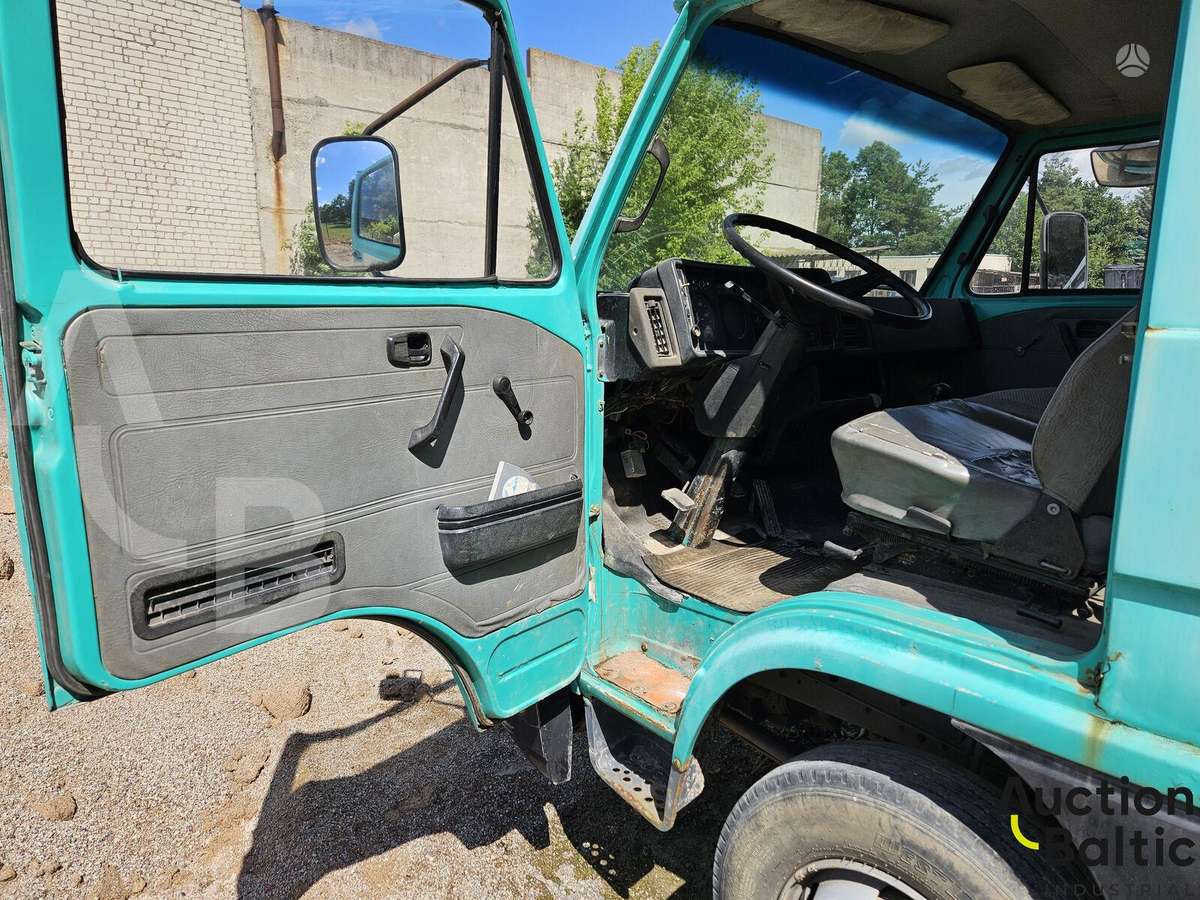 MAN VW-MAN 8.100, bortiniai