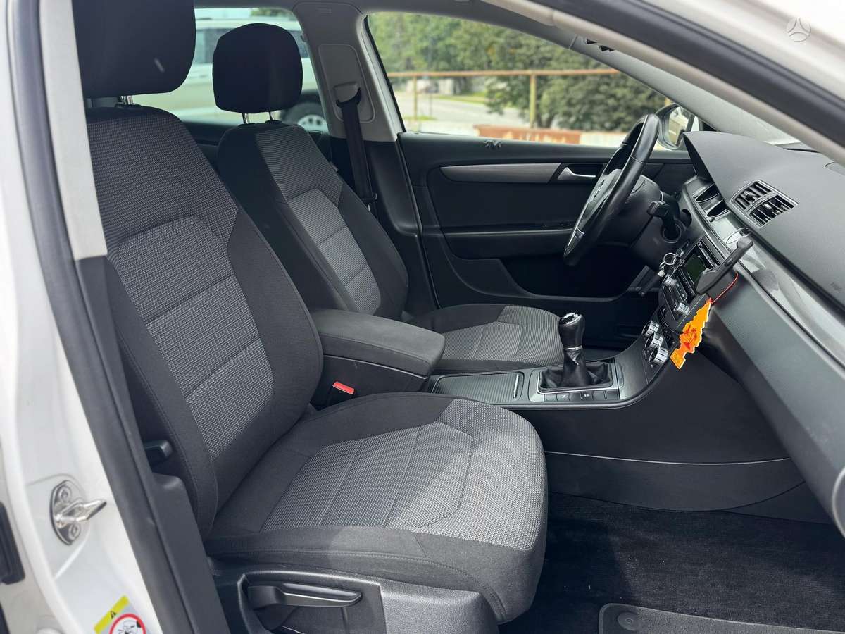 Volkswagen Passat - 7