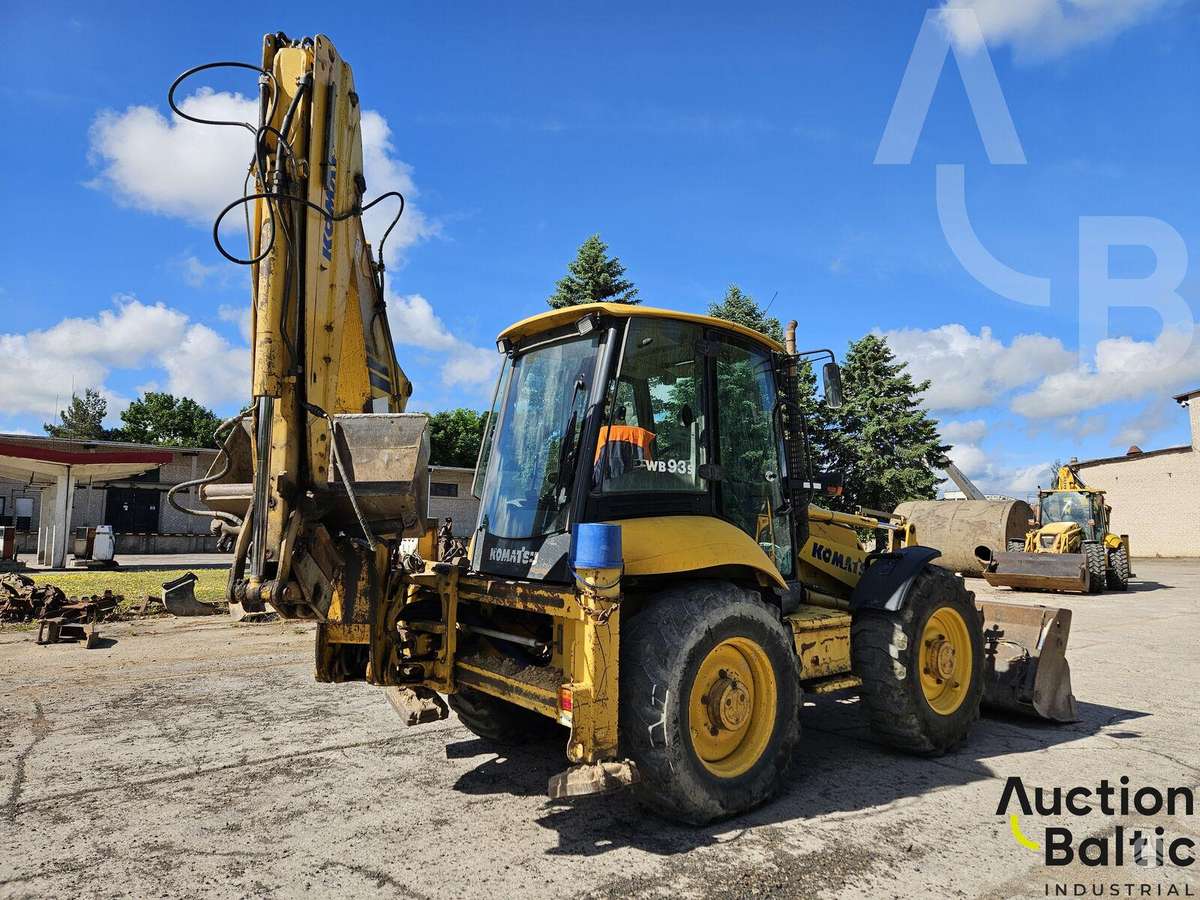 Komatsu WB93S-5, excavator loader