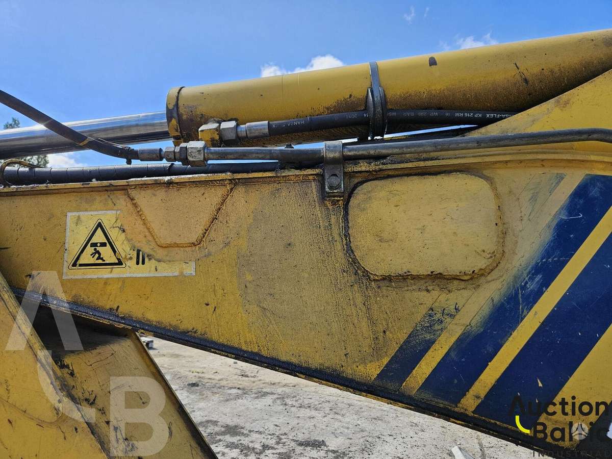 Komatsu WB93S-5, excavator loader