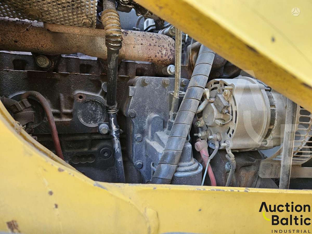 Komatsu WB93S-5, excavator loader