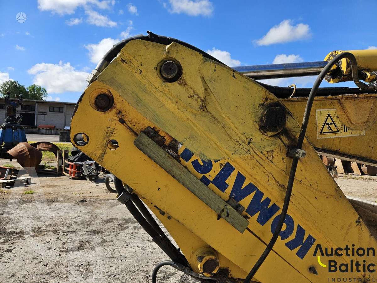 Komatsu WB93S-5, excavator loader