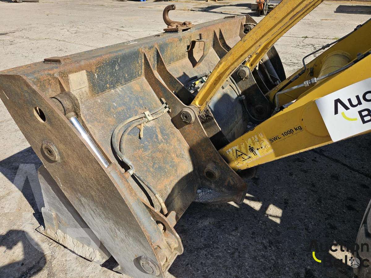 Komatsu WB93S-5, excavator loader