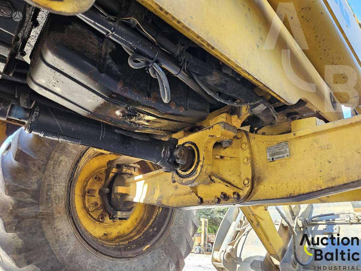 Komatsu WB93S-5, excavator loader