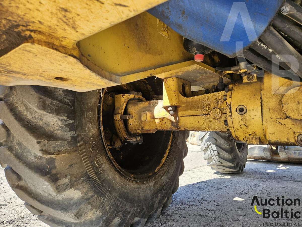 Komatsu WB93S-5, excavator loader