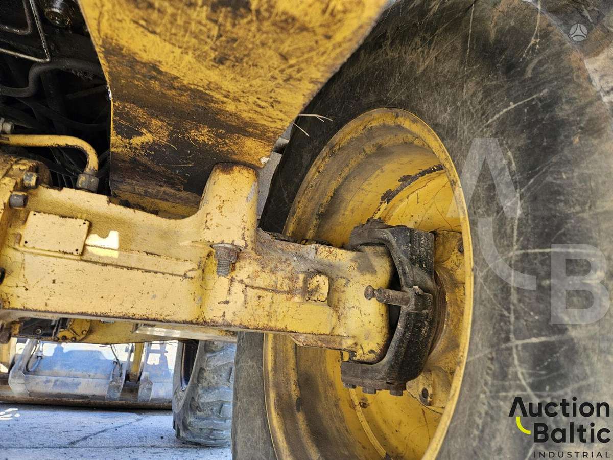 Komatsu WB93S-5, excavator loader