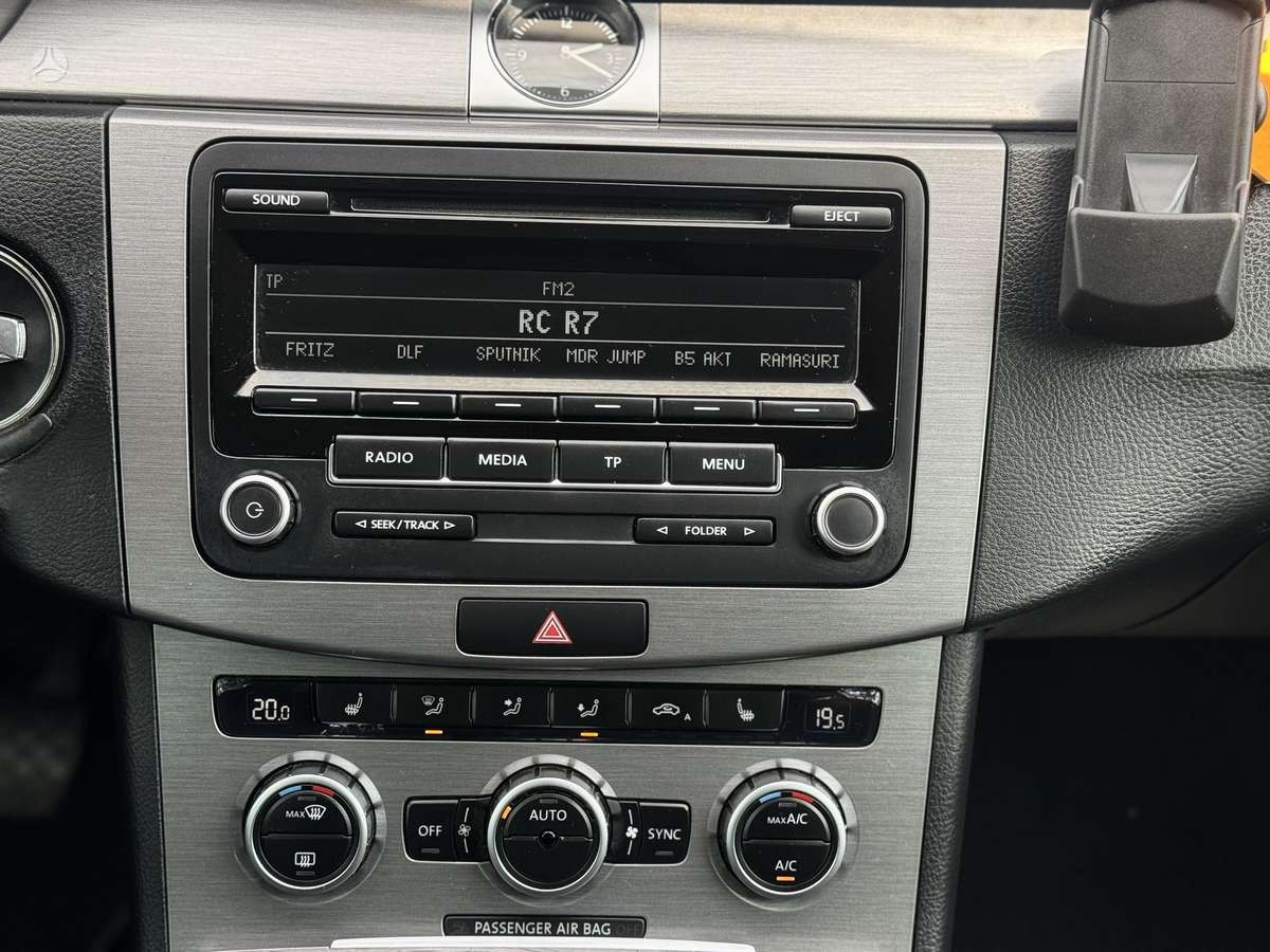 Volkswagen Passat - 6