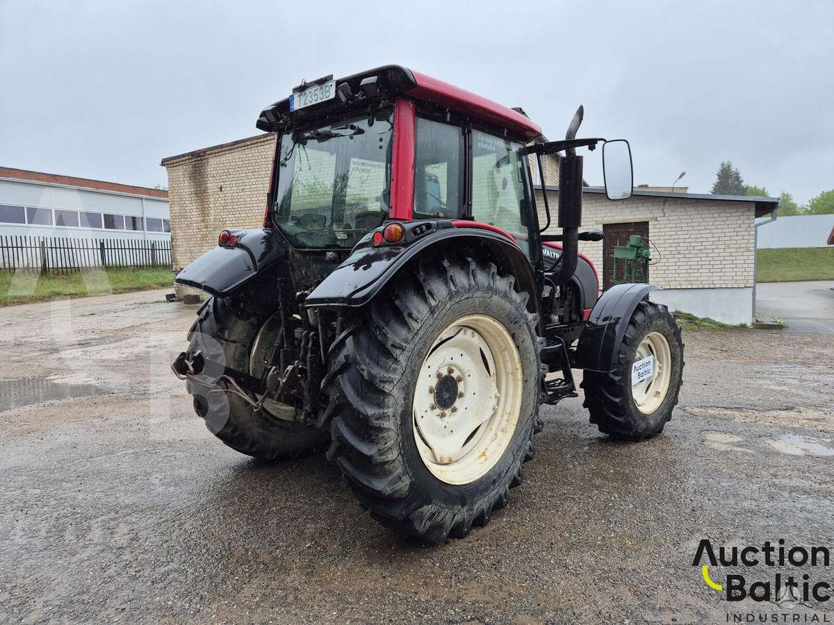 Valtra N141H, traktoriai