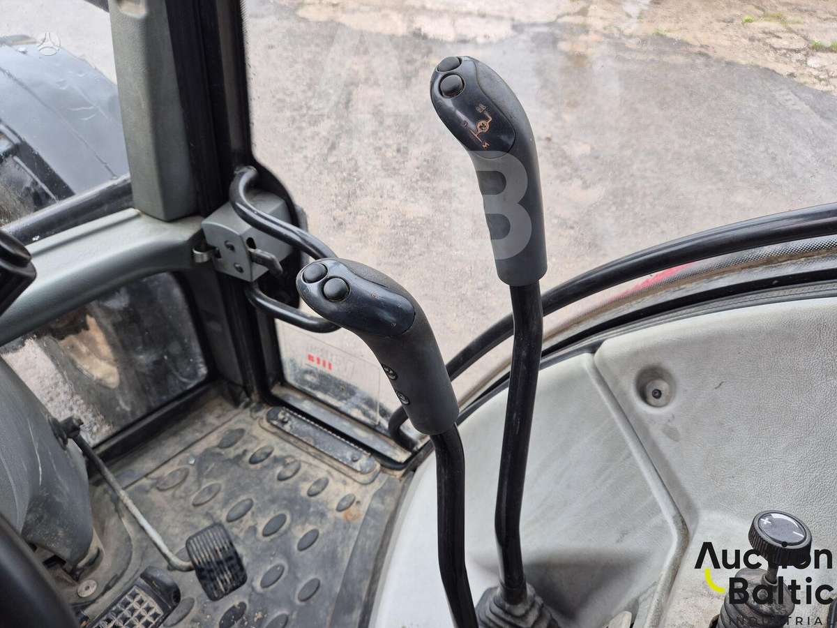 Valtra N141H, tractors