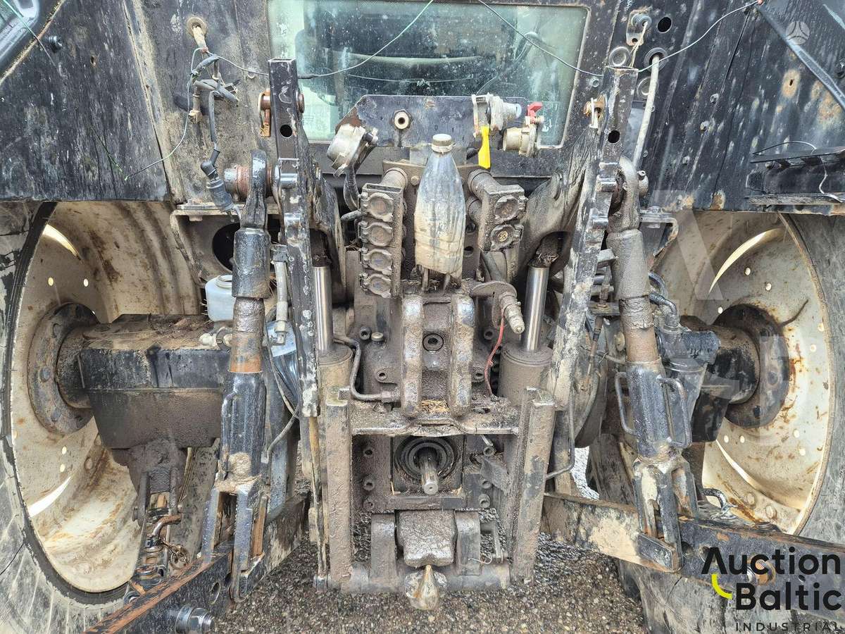 Valtra N141H, traktoriai