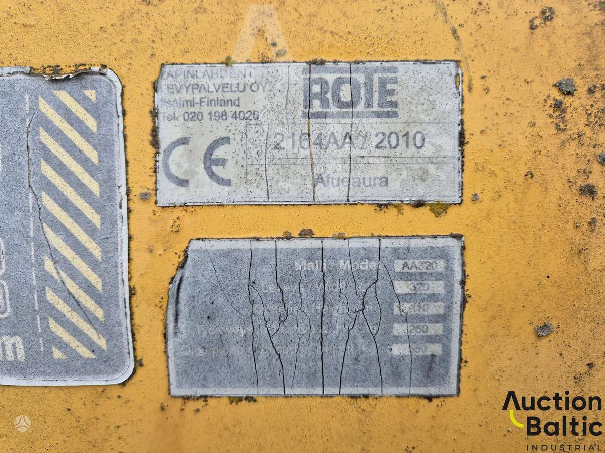 Valtra N141H, traktori