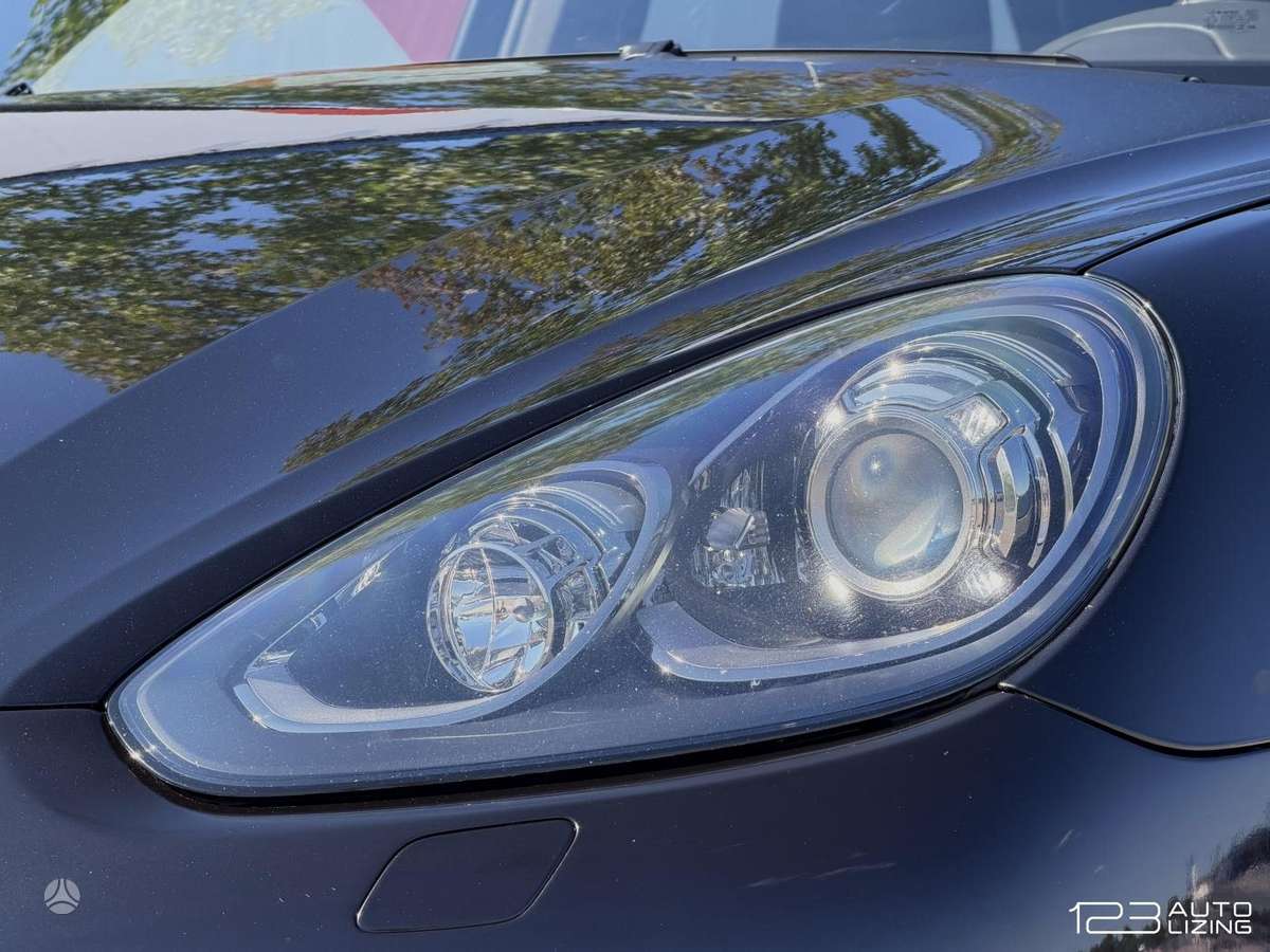 Porsche Cayenne - 3