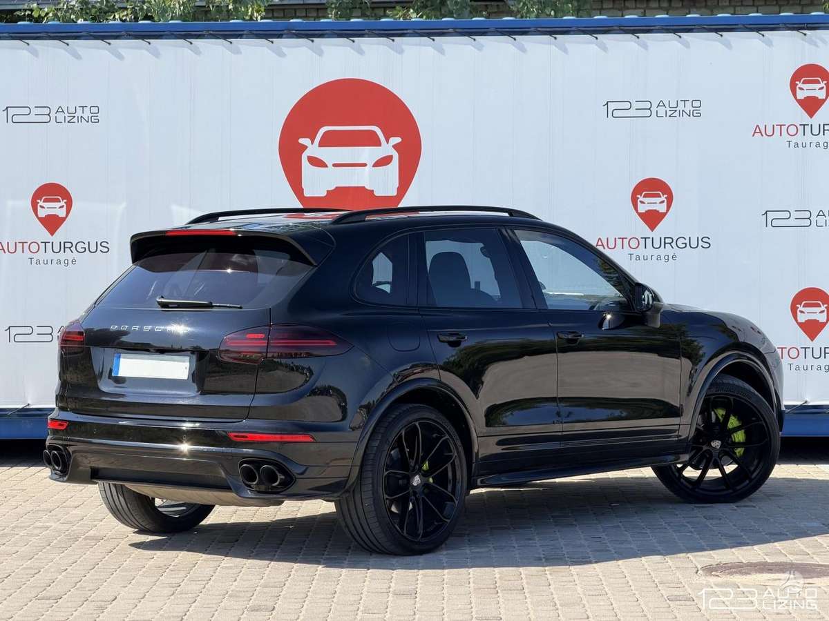 Porsche Cayenne - 9