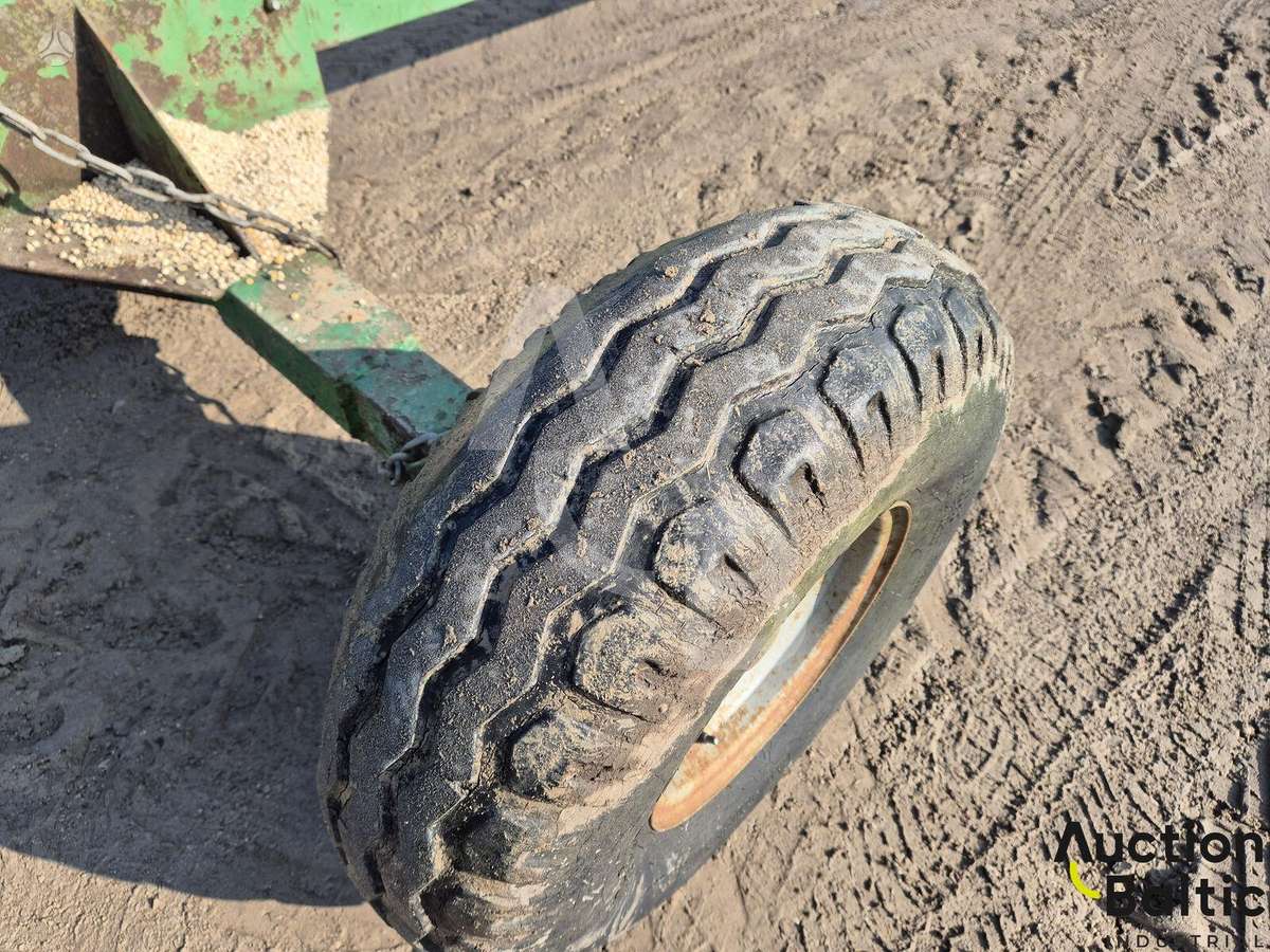 John Deere 2058, kombainai