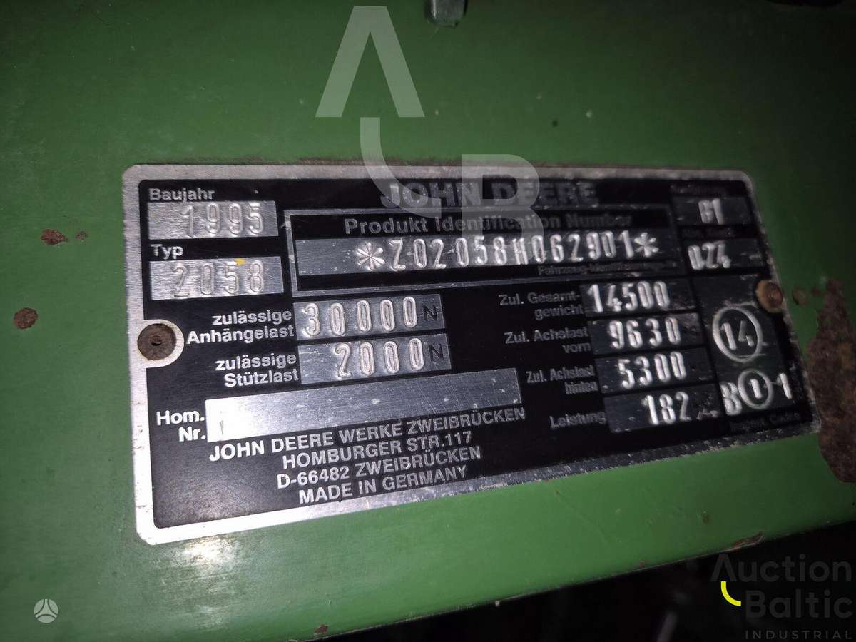 John Deere 2058, combine harvesters
