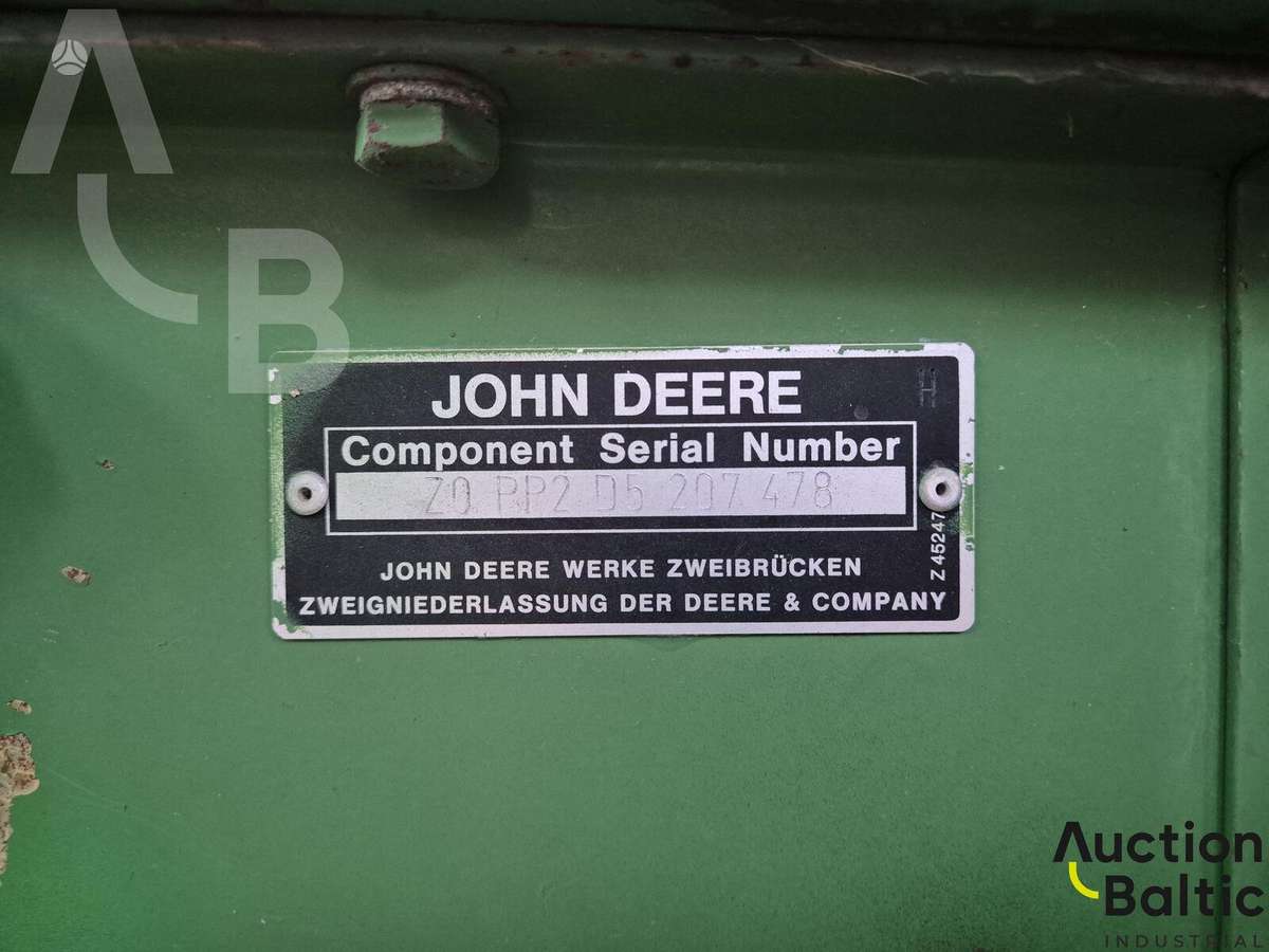 John Deere 2058, kombainai