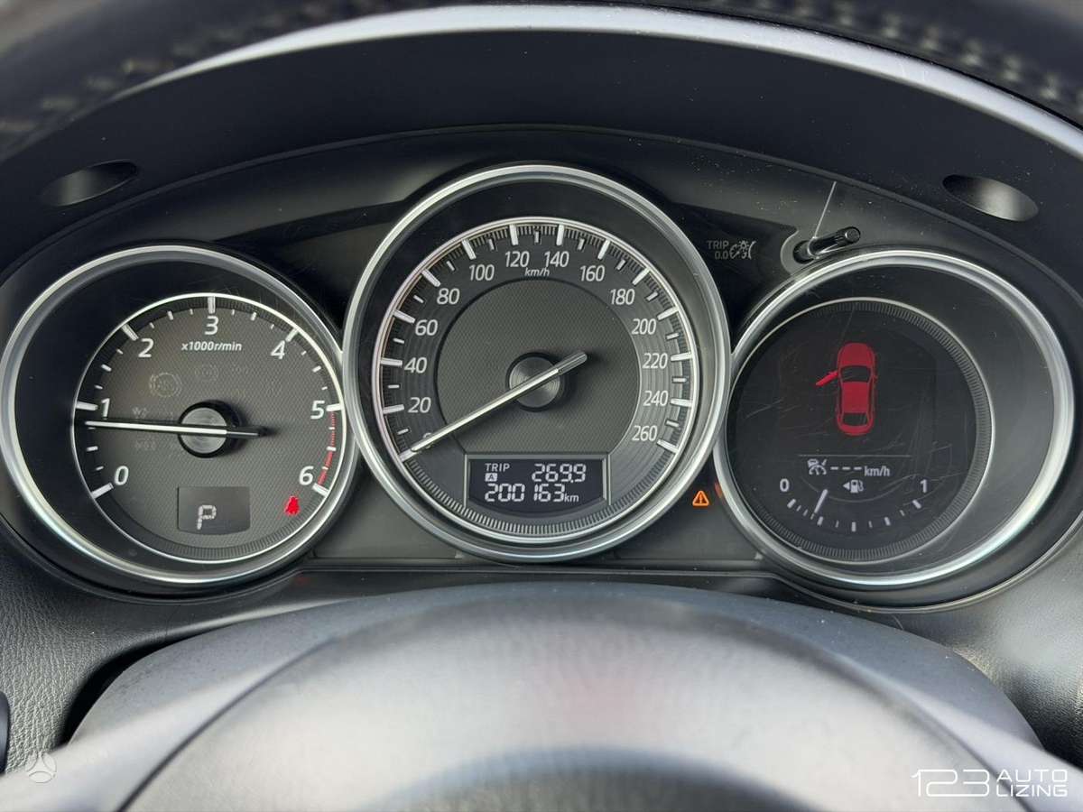Mazda CX-5, 2.2 l., off-road / crossover