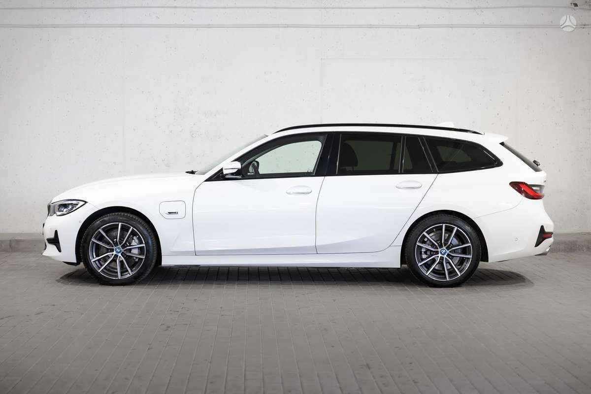 BMW 330, 2.0 l., Универсал