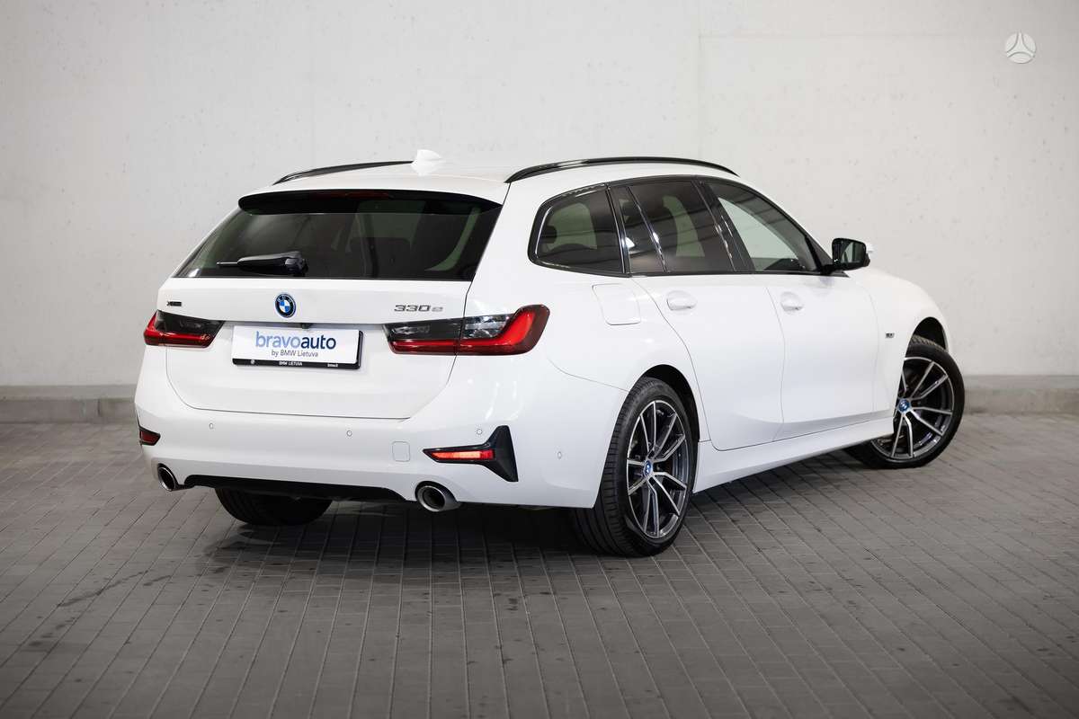 BMW 330, 2.0 l., Универсал