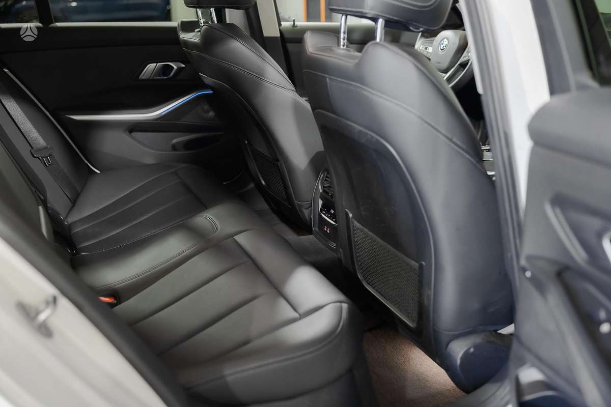 BMW 330, 2.0 l., Универсал