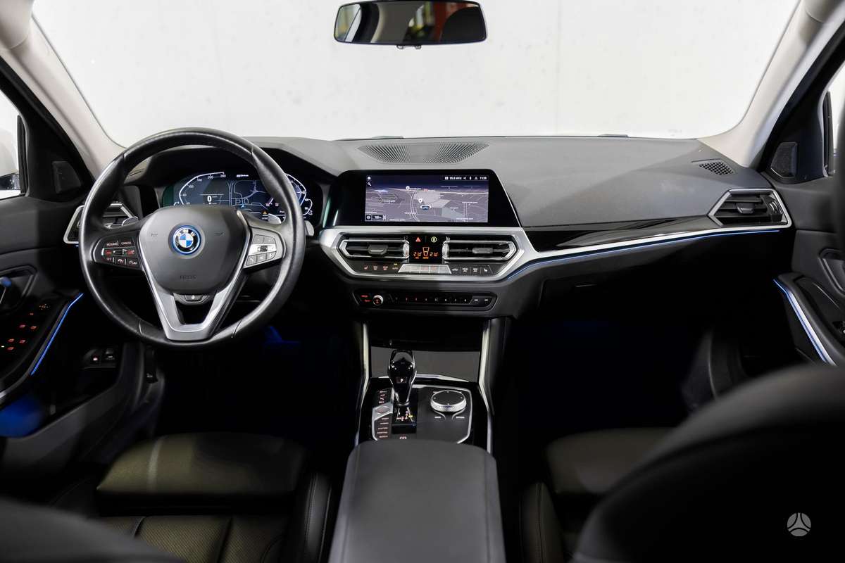BMW 330, 2.0 l., Универсал