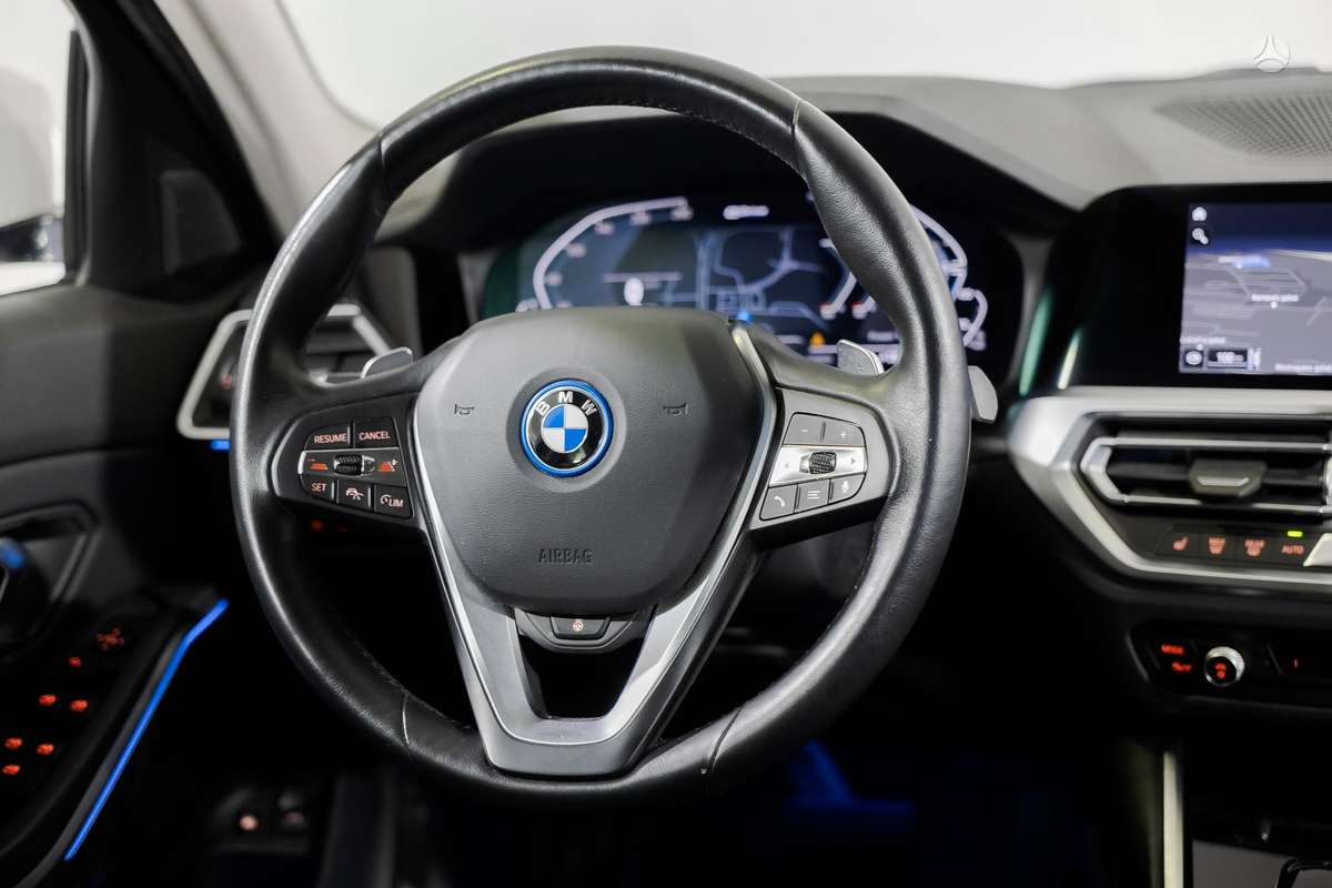 BMW 330, 2.0 l., Универсал
