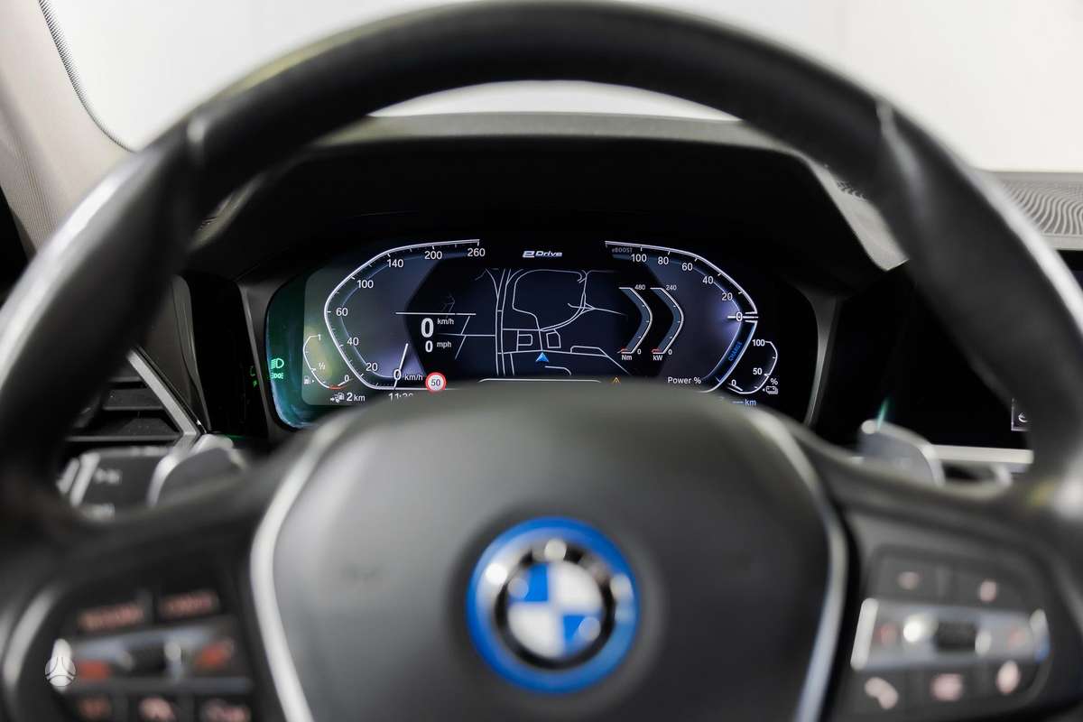 BMW 330, 2.0 l., Универсал