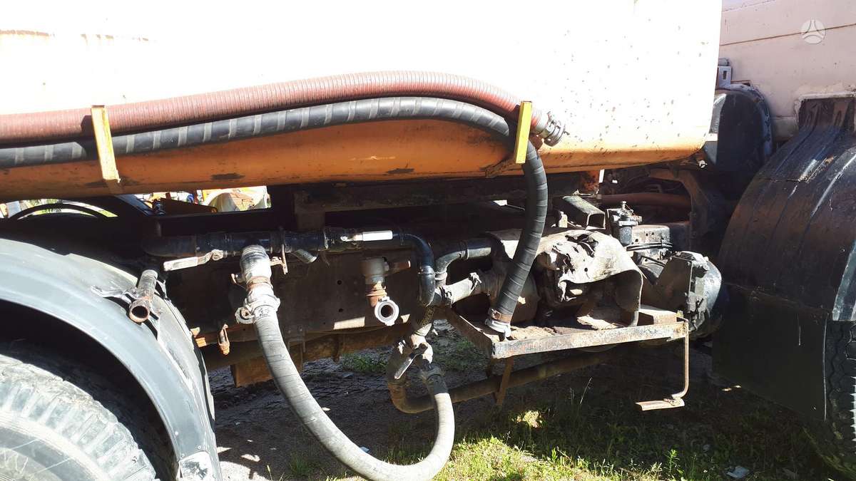 MAZ 5551, autocisternos