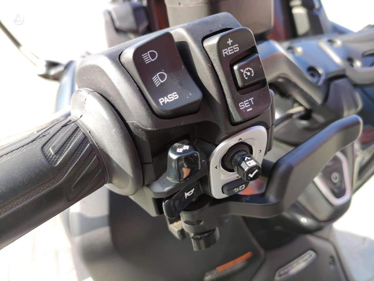 Yamaha TMAX 562cc, scooters / mopeds