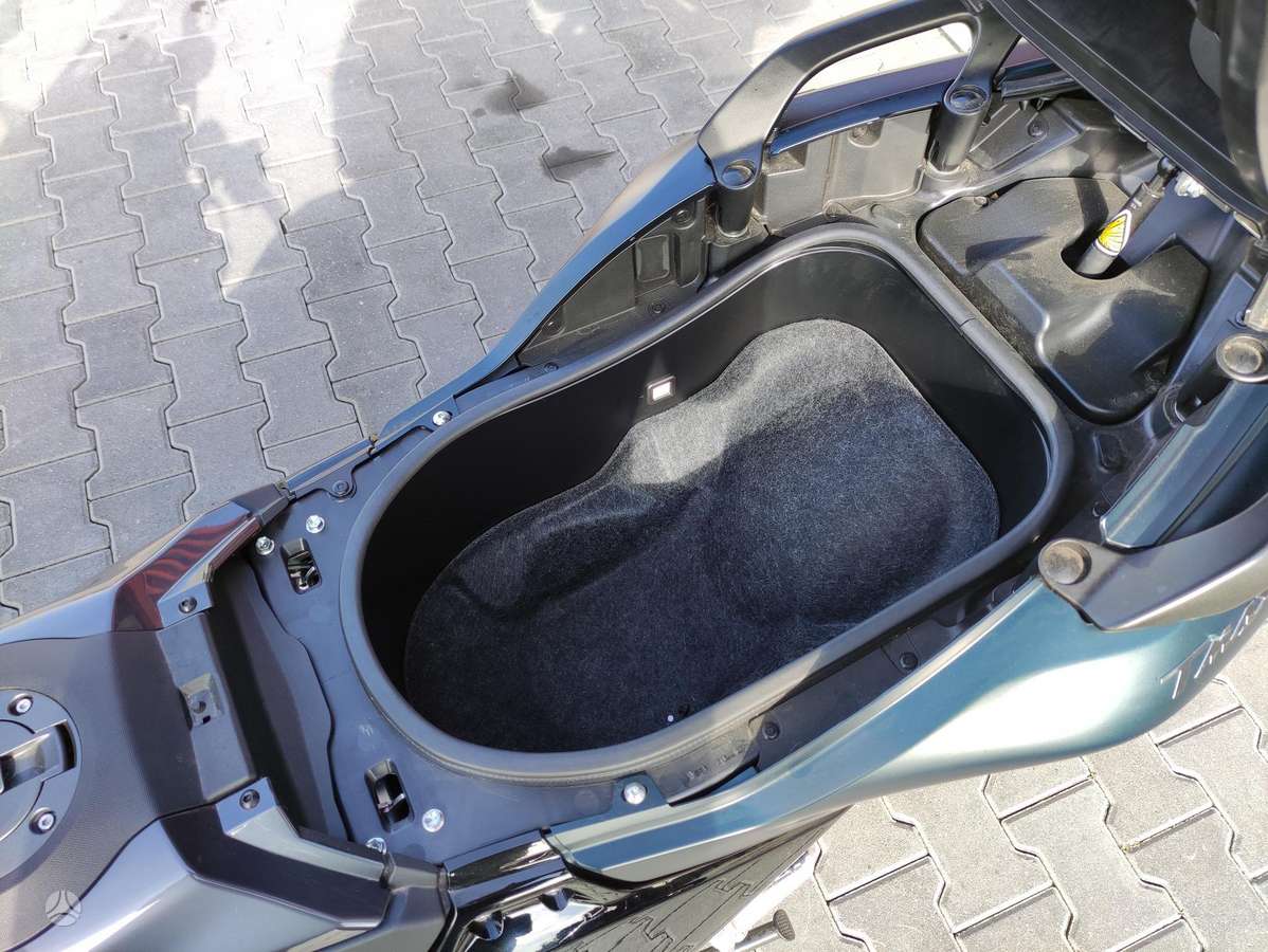 Yamaha TMAX 562cc, scooters / mopeds