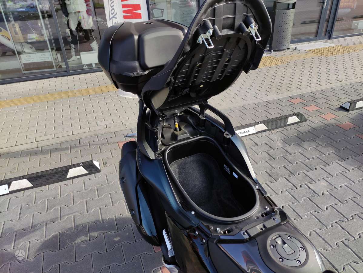 Yamaha TMAX 562cc, scooters / mopeds