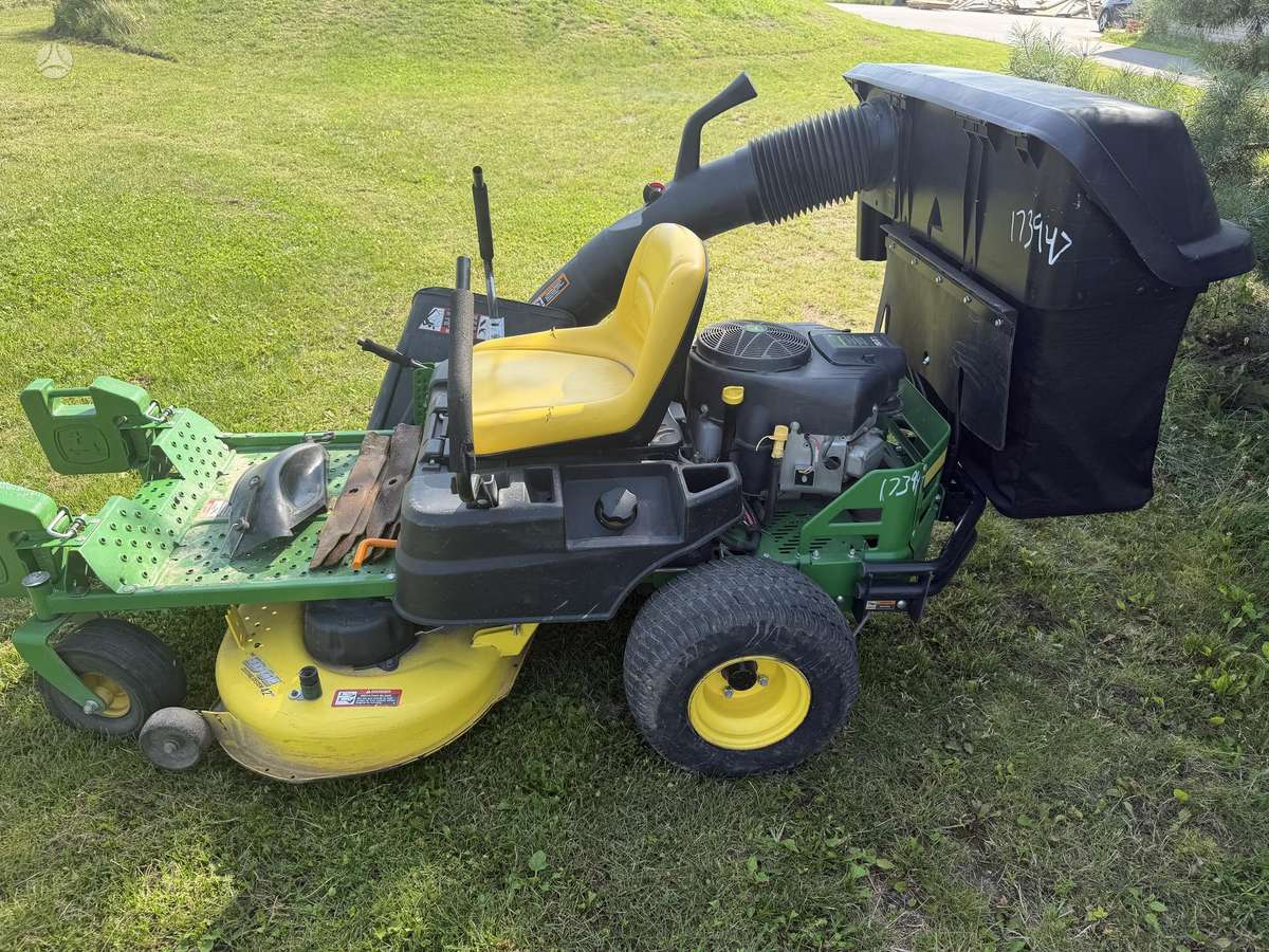 John Deere Z235, sodo traktoriai