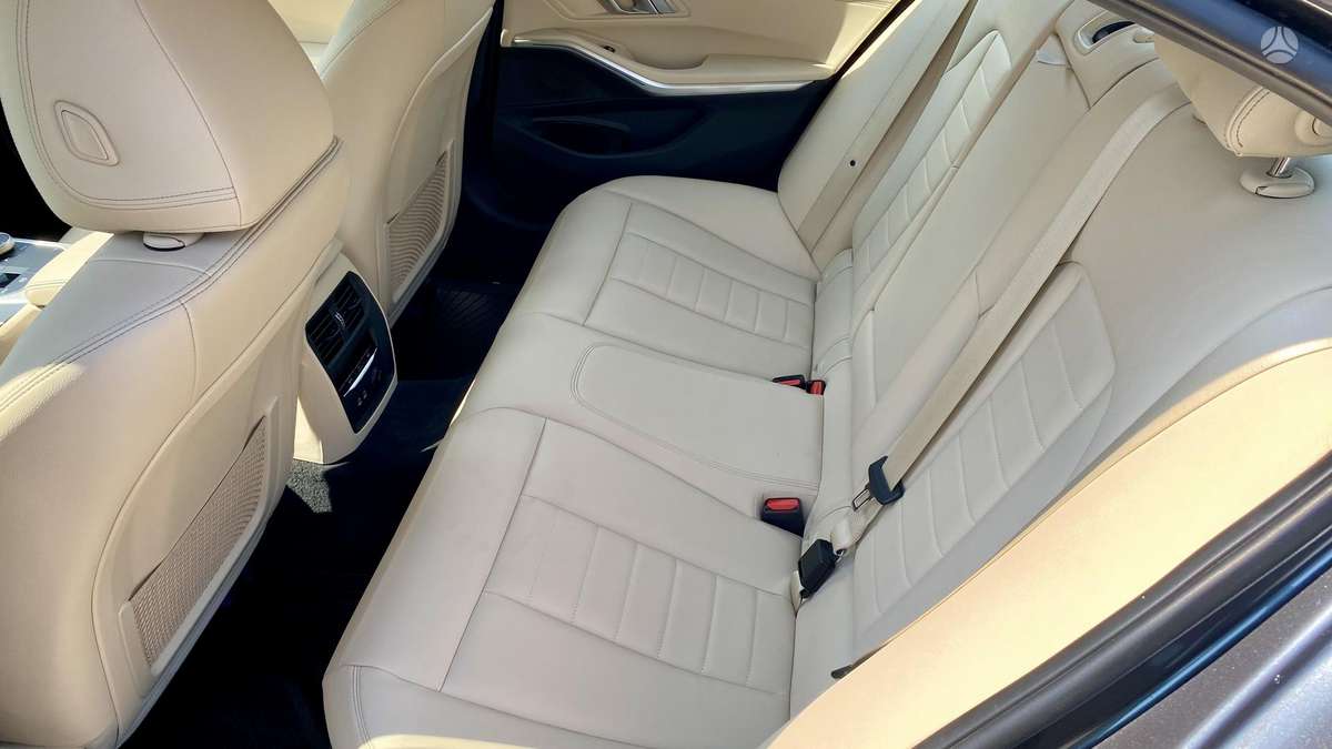 BMW 320, 2.0 l., Седан