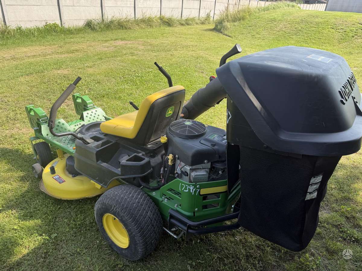 John Deere Z235, sodo traktoriai