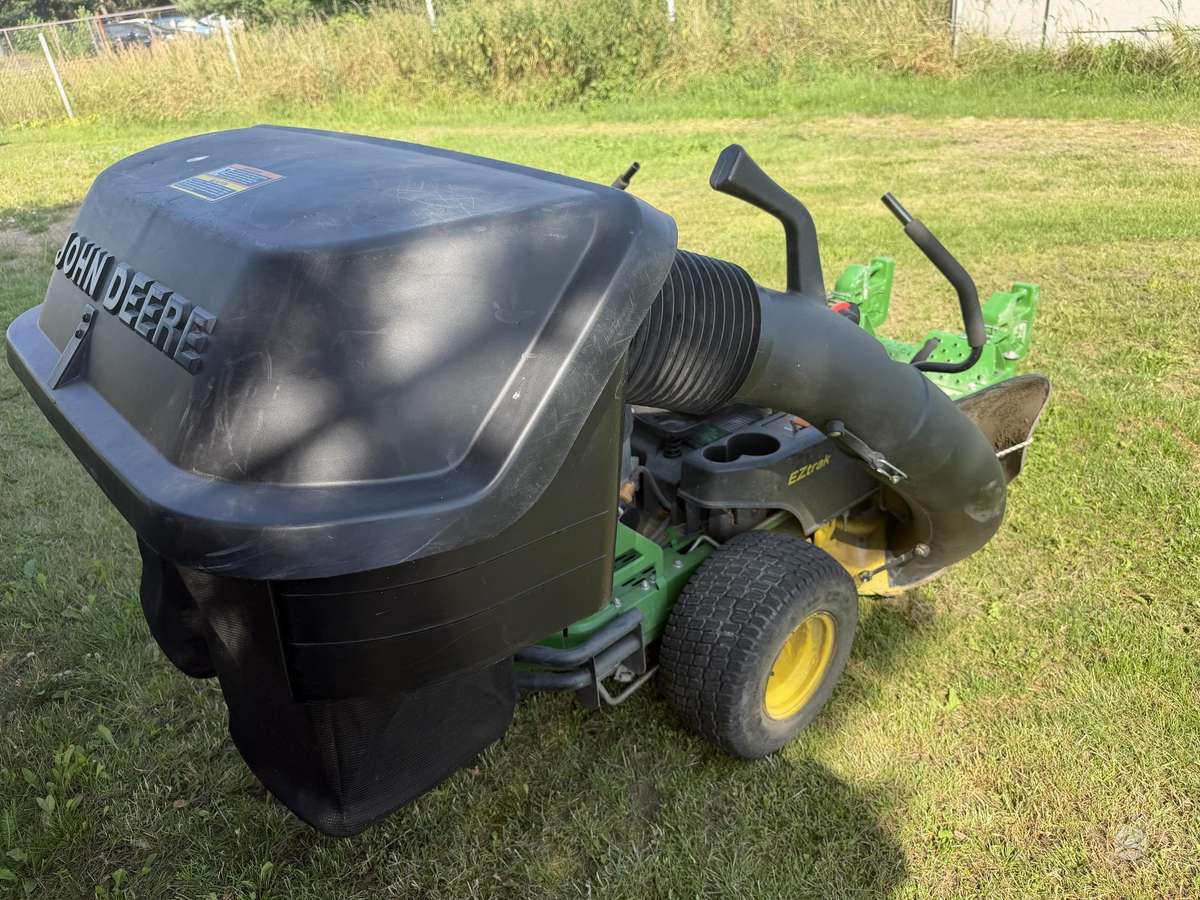 John Deere Z235, garden tractors