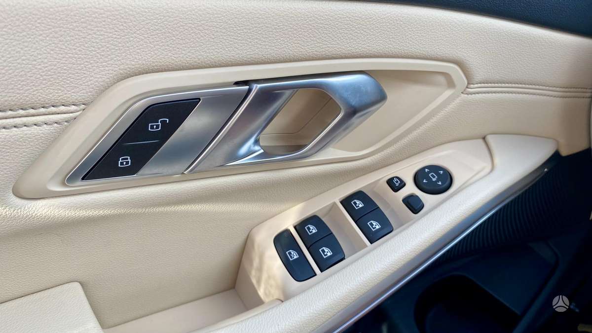 BMW 320, 2.0 l., Седан