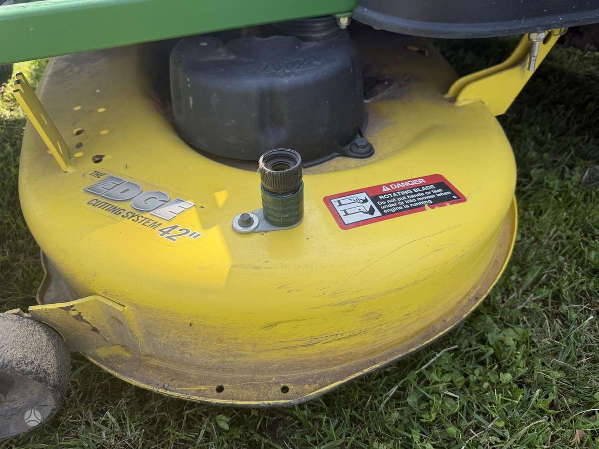 John Deere Z235, garden tractors