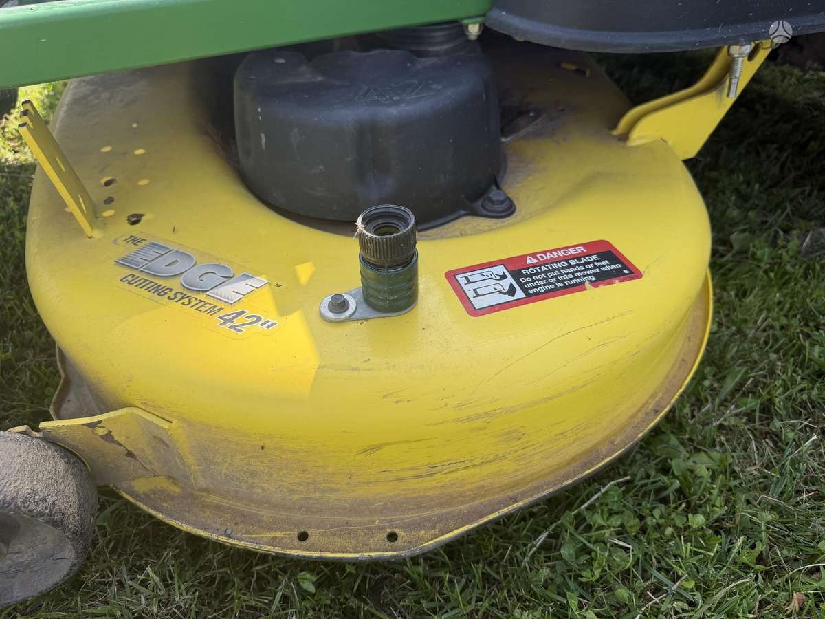 John Deere Z235, садовые тракторы