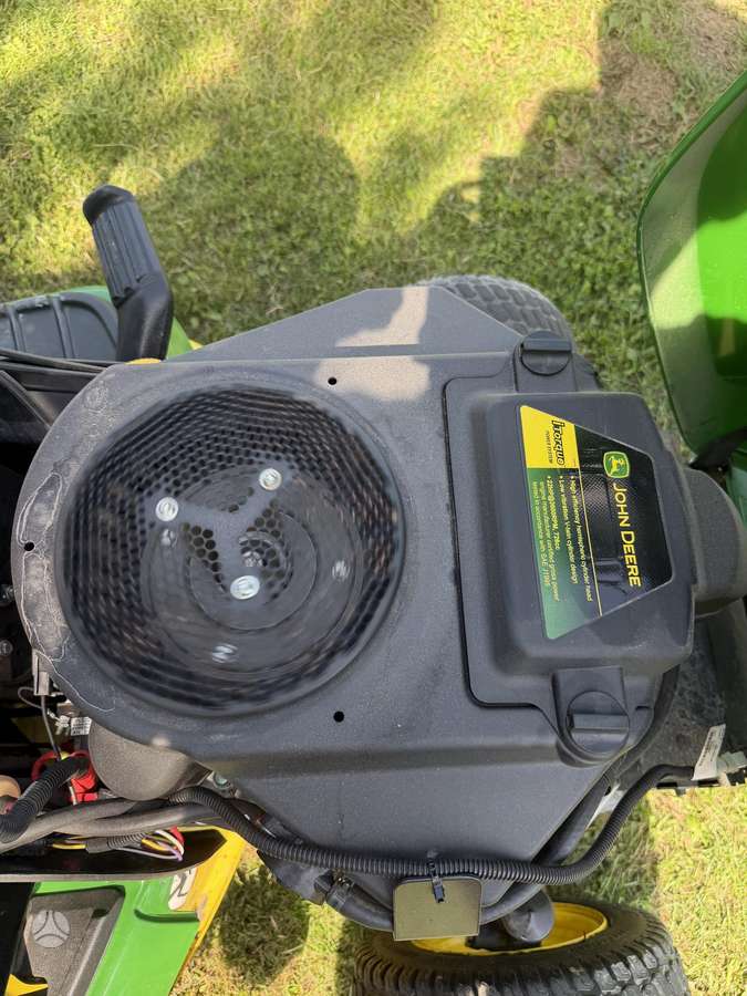 John Deere X320, садовые тракторы