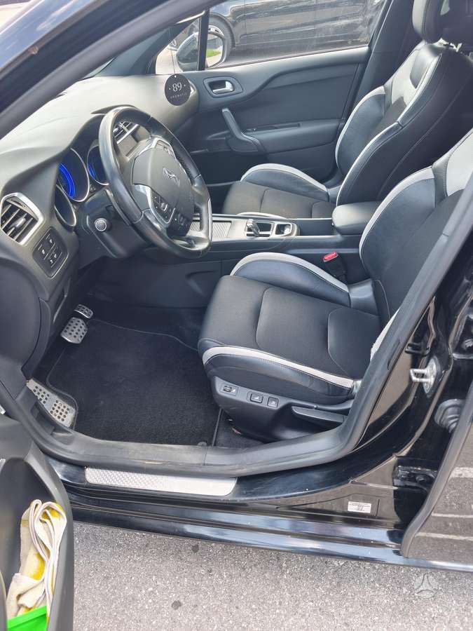 Citroen DS4, 1.6 l., hatchback