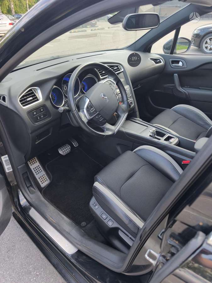 Citroen DS4, 1.6 l., hatchback