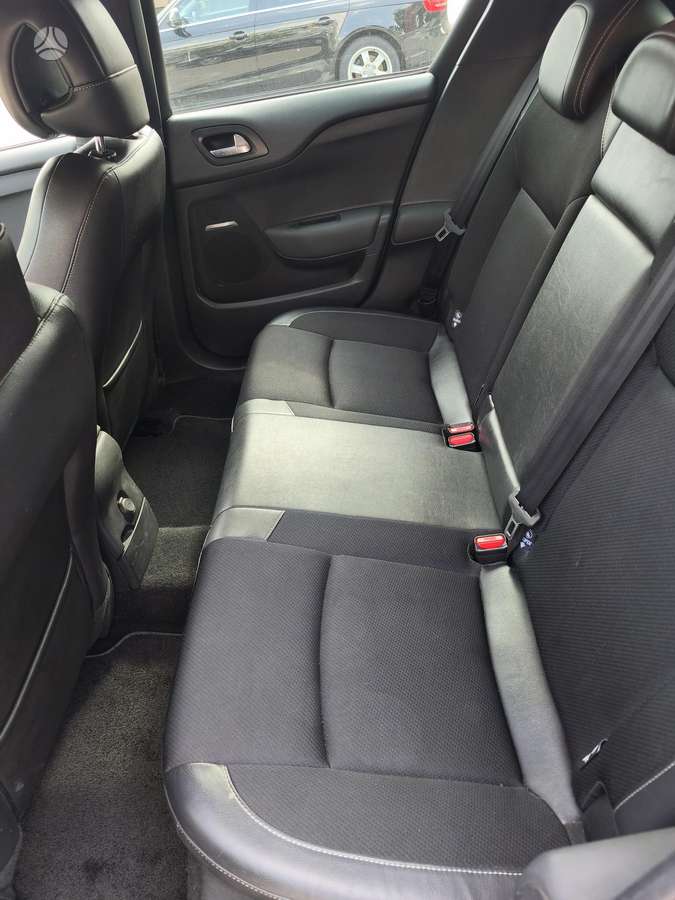 Citroen DS4, 1.6 l., hatchback