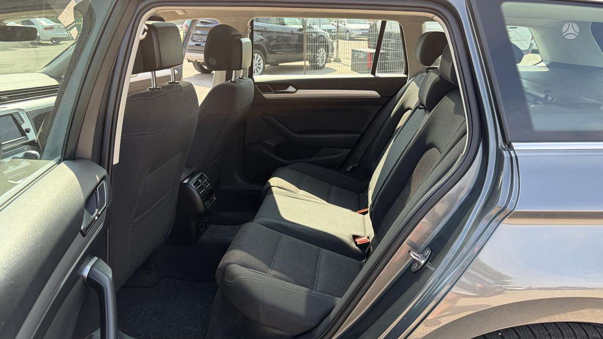 Volkswagen Passat, 2.0 l., Универсал