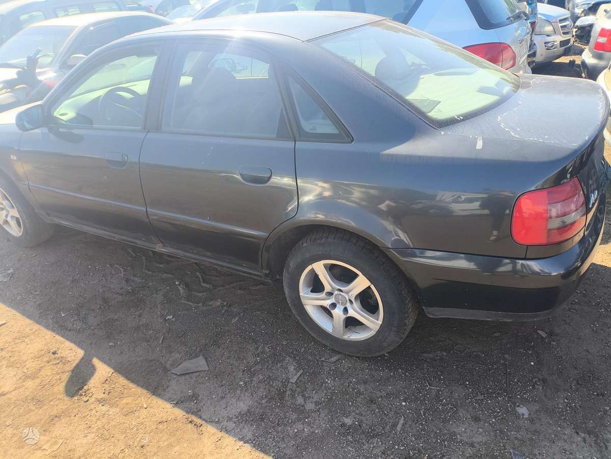 Audi A4 dalimis