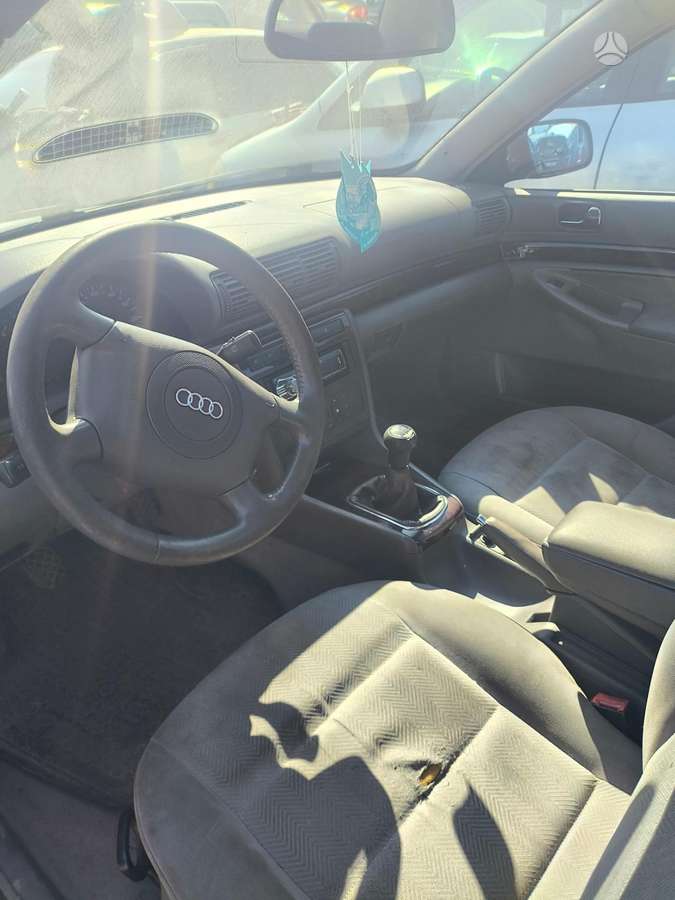 Audi A4 dalimis
