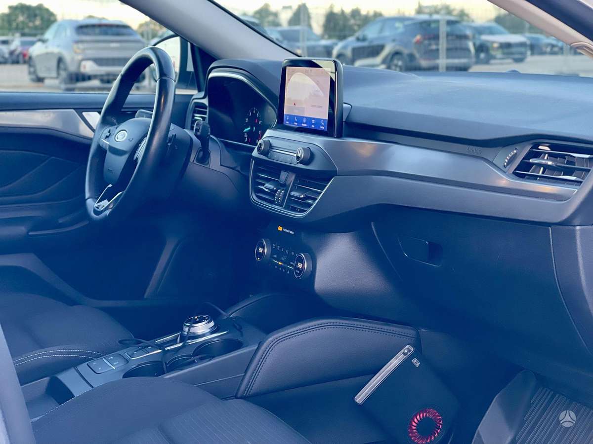 Ford Focus, 1.0 l., hatchback